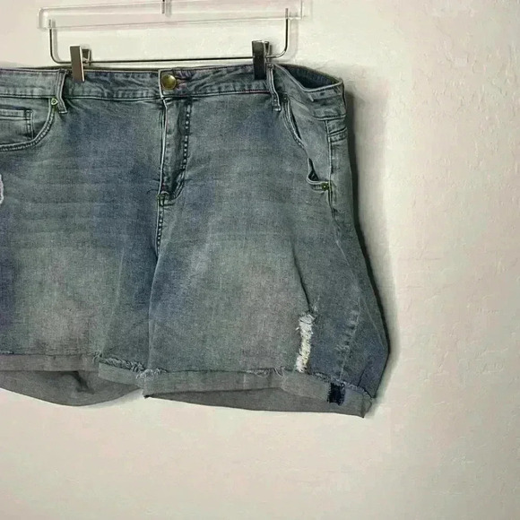 Kut From the Kloth Cuffed Distressed Denim Shorts 24W #66 - Picture 2 of 6